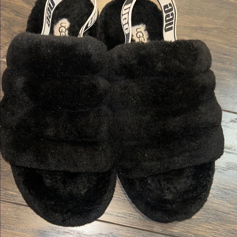NWOT UGG Black Furry Slippers - Picture 4 of 6
